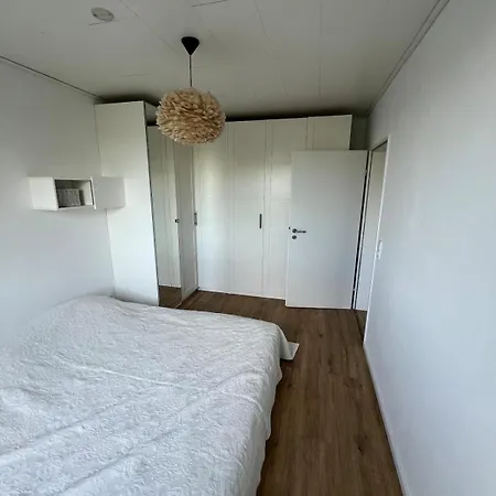 4 With Lakeview, Near Vw & Powerco &peaceful Apartment